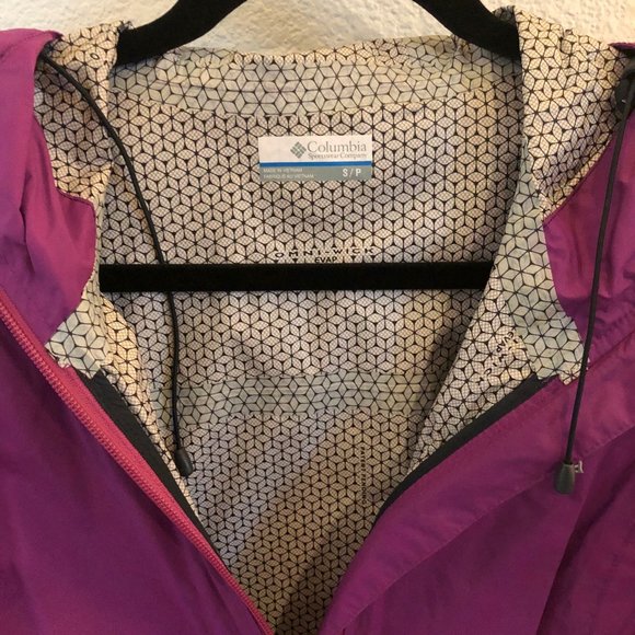 Pink Columnbia Rain Jacket - Small - Picture 2 of 3